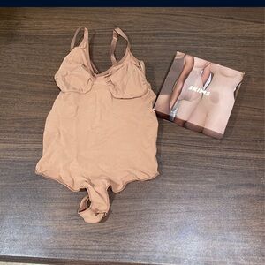 Skims Bodysuit Sculpting Thong 4x/5x